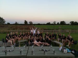 All the single ladies, put your hands up!